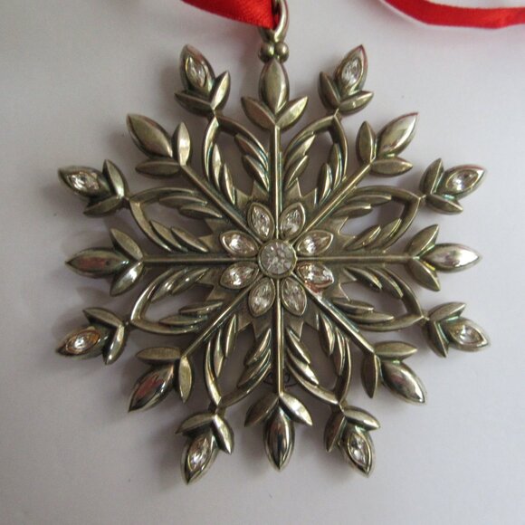 Lenox 2011 Annual Ornament Snow Majesty Snowflake Silver Plate Christmas 3 1/8” - Picture 3 of 12
